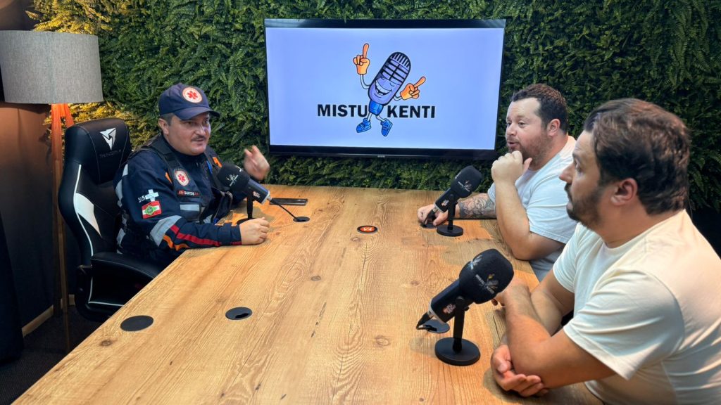 Sirene ligada, tensão no ar: Alan Santos revela os bastidores do SAMU em Timbó no Mistukenti