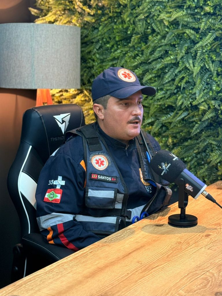 Sirene ligada, tensão no ar: Alan Santos revela os bastidores do SAMU em Timbó no Mistukenti