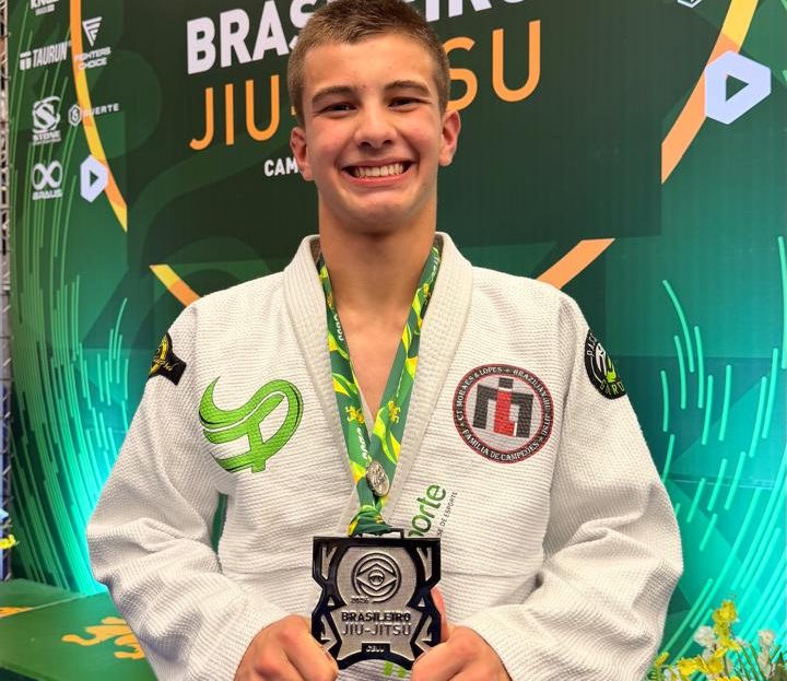 Equipe de Indaial sobe ao pódio no Campeonato Brasileiro de Jiu-Jitsu com ouro e medalhas nacionais