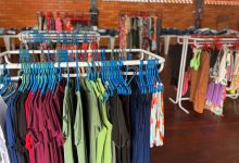 APAE de Timbó promove ação beneficente com bazar repleto de ofertas e produtos para toda a comunidade