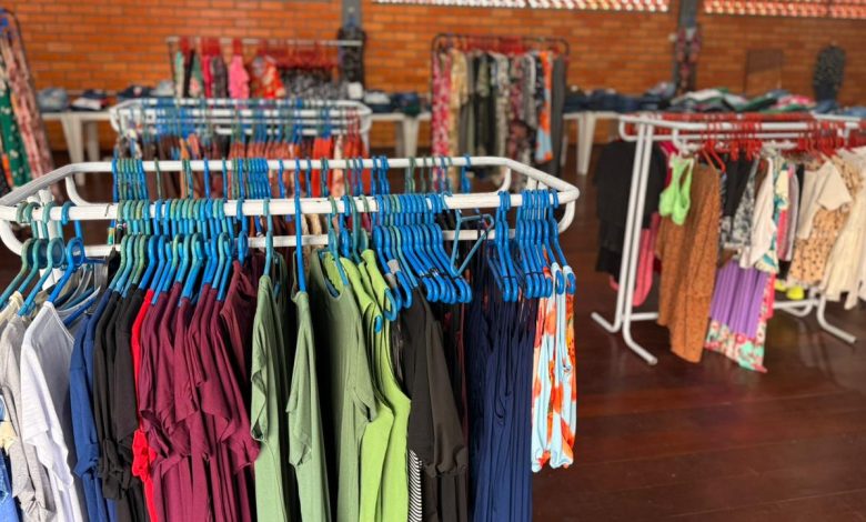 APAE de Timbó promove ação beneficente com bazar repleto de ofertas e produtos para toda a comunidade