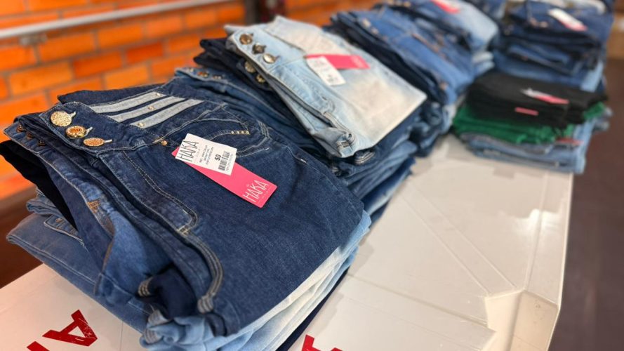 APAE de Timbó promove ação beneficente com bazar repleto de ofertas e produtos para toda a comunidade