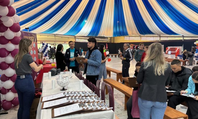 Procurando emprego? Feirão com mais de 450 vagas acontece neste sábado em Timbó