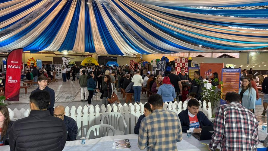 Feirão do Emprego em Timbó bate recorde de participação e amplia oportunidades com 29 empresas envolvidas