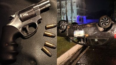 Após sair de festa, motorista embriagado capota carro e acaba preso com arma carregada em Timbó