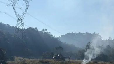 URGENTE: Helicóptero atinge torre de energia e cai em Pomerode; equipes confirmam óbito no local