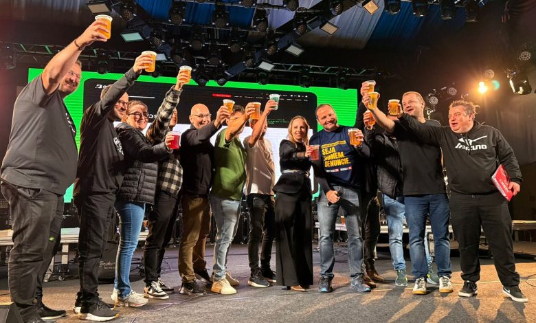 Timbó recebe mais uma noite do Festival das Cervejarias com programação especial e show nacional do Dazaranha