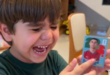 O que tinha na figurinha? Reação de menino ao ver Cristiano Ronaldo viraliza