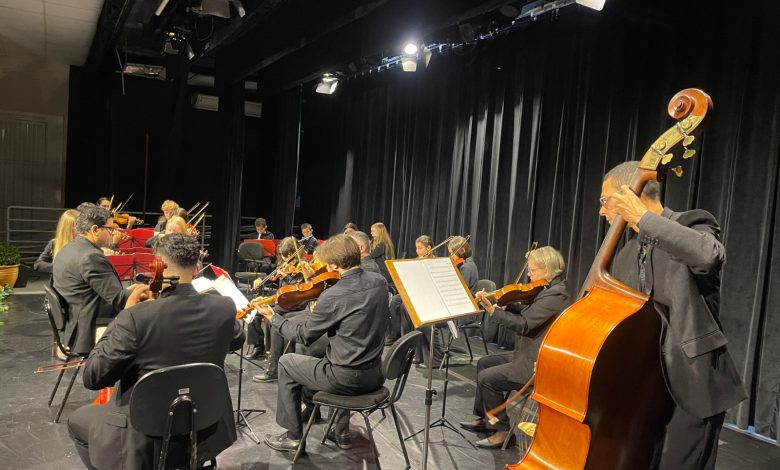 Emoção e talento marcaram celebração de quatro anos da Orquestra Experimental SensibilizArte em Indaial