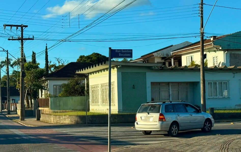 Pavimentação da Rua Quintino Bocaiúva, em Timbó, é oficializada com quase 2 km de extensão e recurso de R$ 400 mil