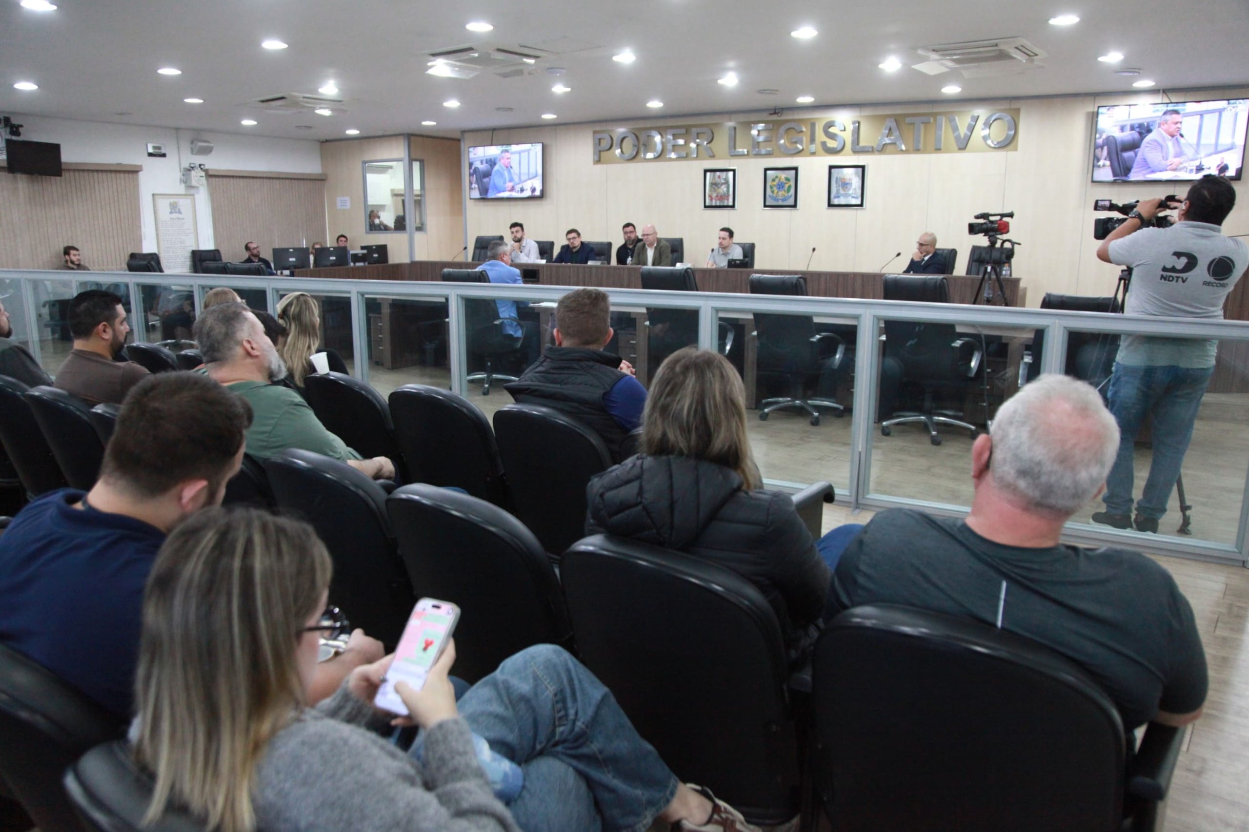Comissão Processante ouve testemunhas e vereador afastado em etapa decisiva do processo em Blumenau