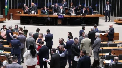 Fim da escala 6x1 é aprovado na Câmara e proposta segue para o Senado