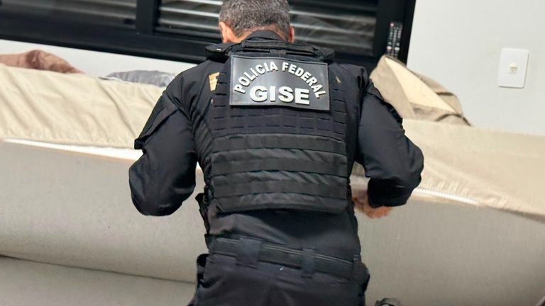 Milhões sob suspeita: PF investiga esquema de corrupção e lavagem de dinheiro em região aduaneira de SC