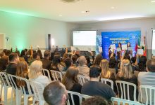 Assembleia escolar reúne alunos e marca fundação de cooperativa estudantil com apoio do Sicredi em SC