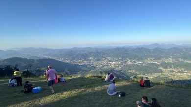 Timbó promove caminhada contemplativa ao amanhecer com foco em experiência ambiental no Morro Azul