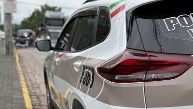 Sem CNH e com sinais de embriaguez, motorista bate em carros estacionados e acaba preso em Pomerode