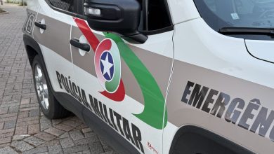 Jovem ameaça a própria mãe com faca em Benedito Novo, leva veículo da família e termina preso em Timbó