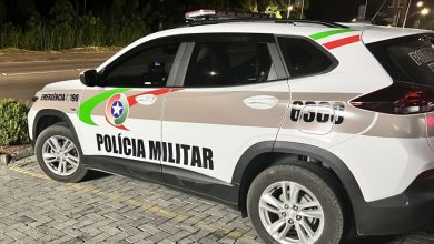Mandado de prisão por crime de ameaça é cumprido e homem de 52 anos acaba preso em Timbó