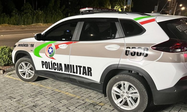 Mandado de prisão por crime de ameaça é cumprido e homem de 52 anos acaba preso em Timbó