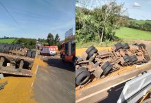 Esposa de caminhoneiro morre soterrada após caminhão tombar em SC