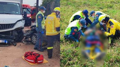 Colisão frontal entre carro e caminhão em Gaspar deixa motorista preso às ferragens