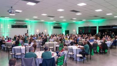 Com 30 jantares, Sicredi Vale Litoral SC aproxima associados e compartilha resultados da cooperativa