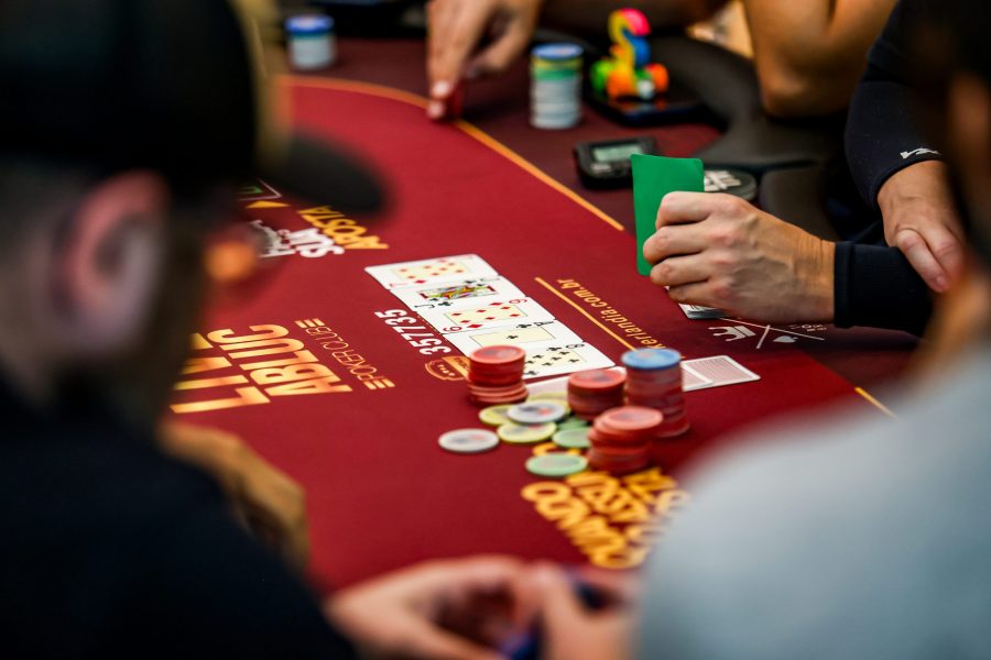 Copa, poker e feirão de veículos: Norte Shopping prepara fim de semana de atrações para toda a família em Blumenau