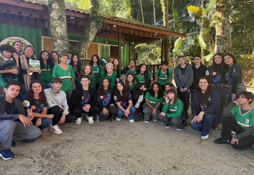 CoopReis recebe Conselho do Sicredi e destaca impacto do cooperativismo na educação de estudantes em SC