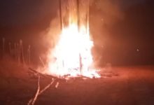 Vândalos ateiam fogo na tradicional Fogueira de Santo Antônio e causam prejuízo à comunidade de Rodeio