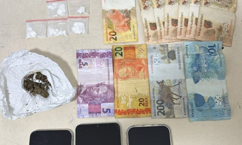Trio vai parar na delegacia após comportamento suspeito levar PM a encontrar drogas prontas para venda em Indaial