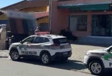 Homem tenta assaltar mercado em Timbó simulando estar armado, resiste à prisão e leva spray de pimenta