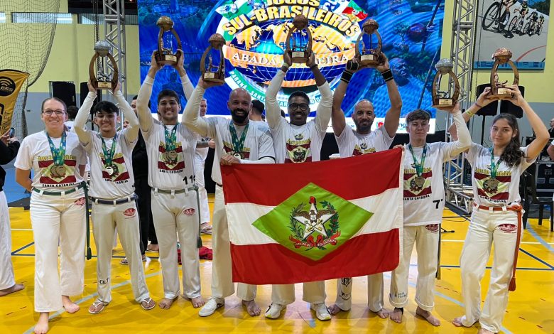 Com tricampeão e atletas premiados, Abadá Capoeira Timbó é destaque nos Jogos Sul-Brasileiros 2026