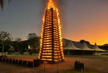 Com mais de 15 metros de altura, fogueira gigante promete roubar a cena no São João de Timbó