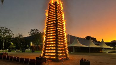 Com mais de 15 metros de altura, fogueira gigante promete roubar a cena no São João de Timbó