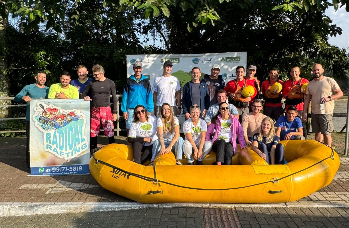 Rafting, canoagem e trabalho em equipe movimentam o Rio Itajaí-Açu neste fim de semana em Indaial