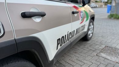 Saída rápida para ver o celular vira pesadelo: moradora e funcionária são trancadas em banheiro após assalto em Blumenau