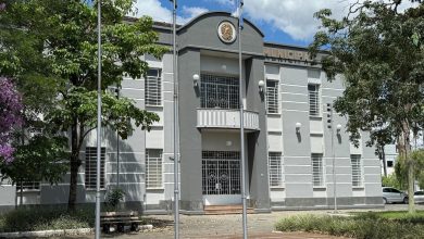Com salários de até R$ 7 mil, Prefeitura de Timbó anuncia concurso com 133 vagas imediatas