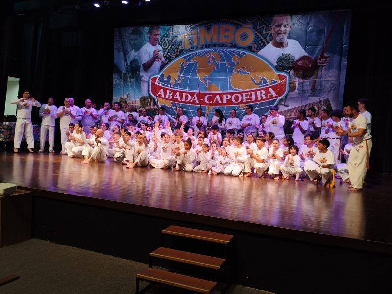 Festival Nacional da Arte Capoeira reúne grandes mestres e mais de 70 crianças em Timbó