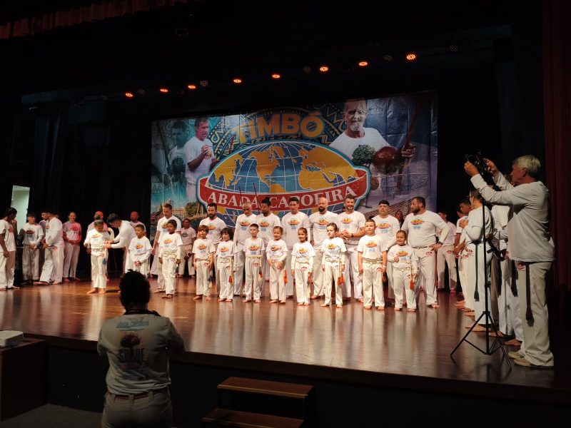 Festival Nacional da Arte Capoeira reúne grandes mestres e mais de 70 crianças em Timbó