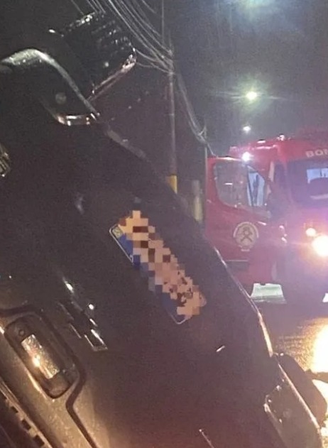 Duas jovens morrem na BR-101, em SC; motorista deixa o local e PRF encontra garrafa de vodka no veículo