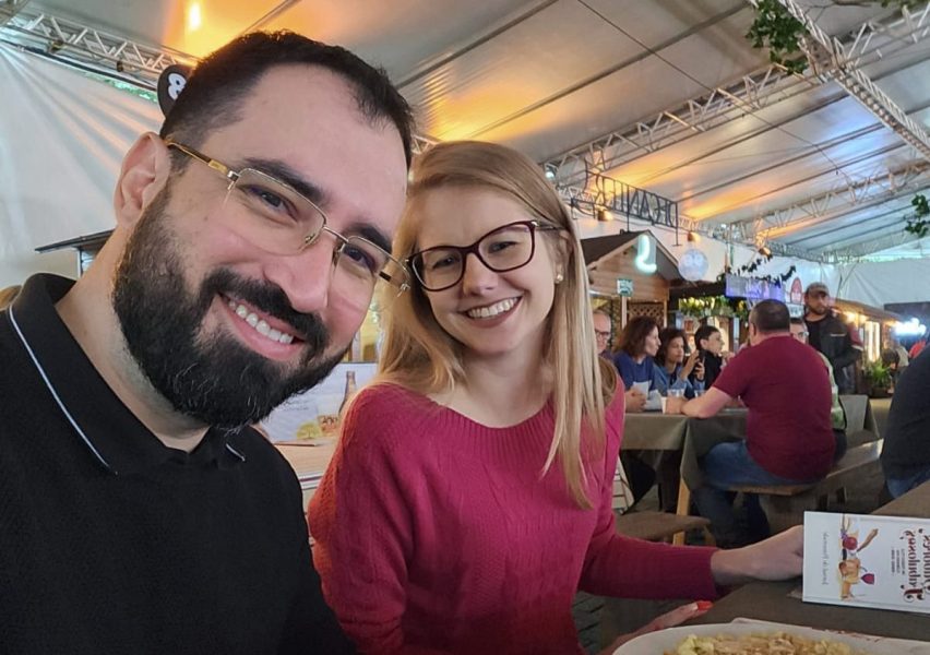 História de amor iniciada em Pomerode ganha final feliz no mesmo festival onde tudo começou