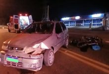 Passageira é arremessada à pista após colisão entre carro e moto na BR-470 em Ascurra
