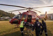 Vítima de grave acidente com quadriciclo é transferida de helicóptero após atendimento em Benedito Novo