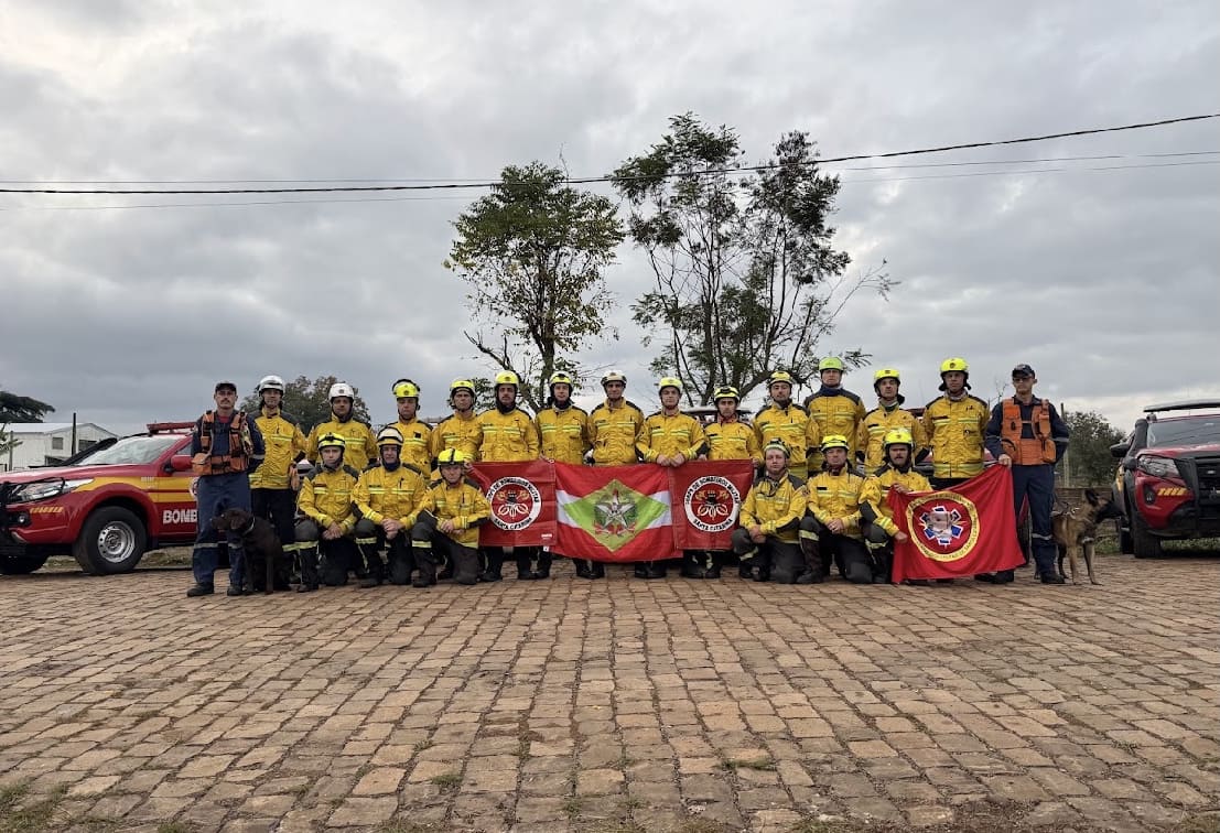 Blumenau recebe simulado inédito que prepara os bombeiros para enchentes provocadas pelo El Niño