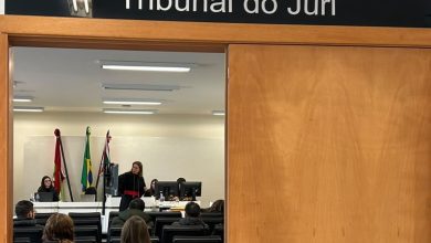 Homem é condenado a mais de 116 anos de prisão por matar ex-companheira e o filho dela em SC