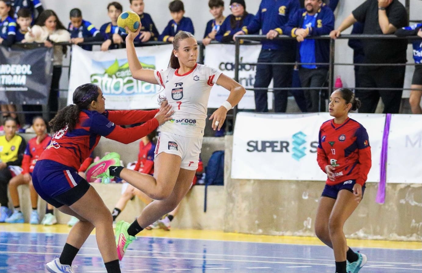 Duas atletas do T-Rex Handball de Timbó são convocadas para a Seleção Brasileira