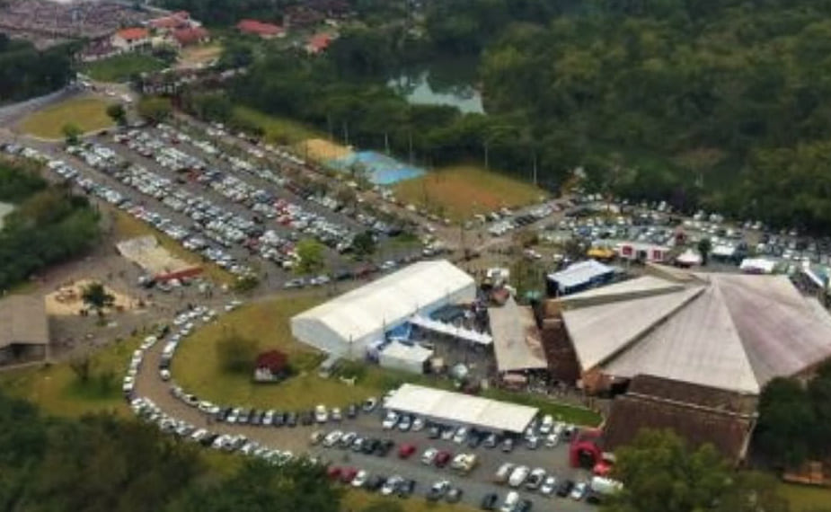 Festa do Colono de Timbó divulga programação com grandes shows, rodeio country e atrações para toda a família