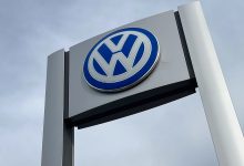Volkswagen prevê fechamento de fábricas e até 100 mil demissões em reestruturação global