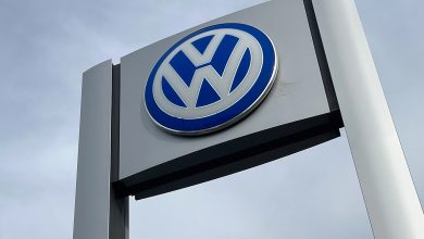 Volkswagen prevê fechamento de fábricas e até 100 mil demissões em reestruturação global
