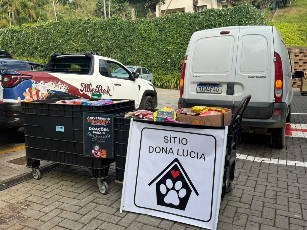 Mais de meia tonelada de ração arrecadada pelo Alles Park reforça alimentação de 1,3 mil animais resgatados